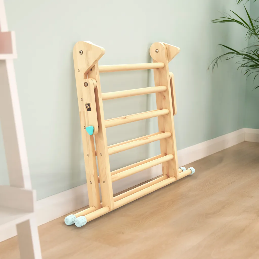 Triangle d'escalade bois TP Toys : solution motricité bébé sans écran - 6