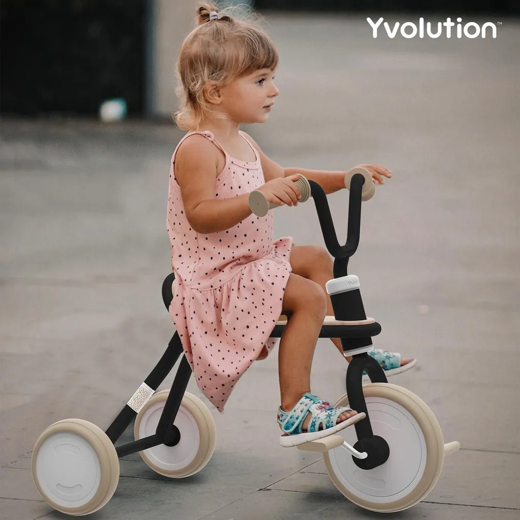 Yvolution Classic Trike noir : tricycle stable au look rétro chic