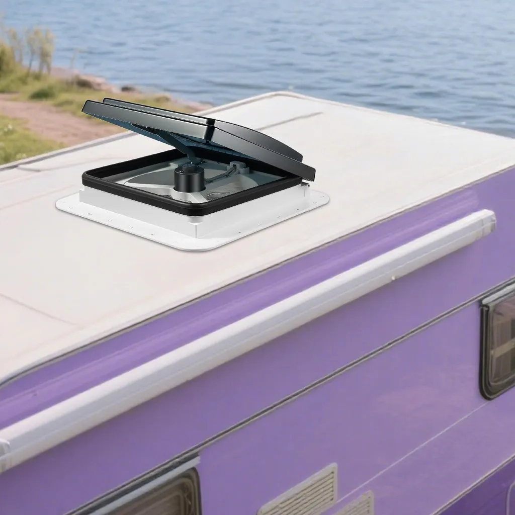 Ventilateur d'aération RV blanc avec éclairage LED et design étanche IP55 - 4