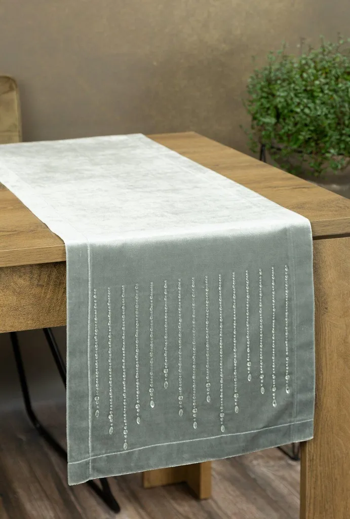 Sublimez votre table terne avec le chemin ROYAL 3 argenté 35x220 cm - 3