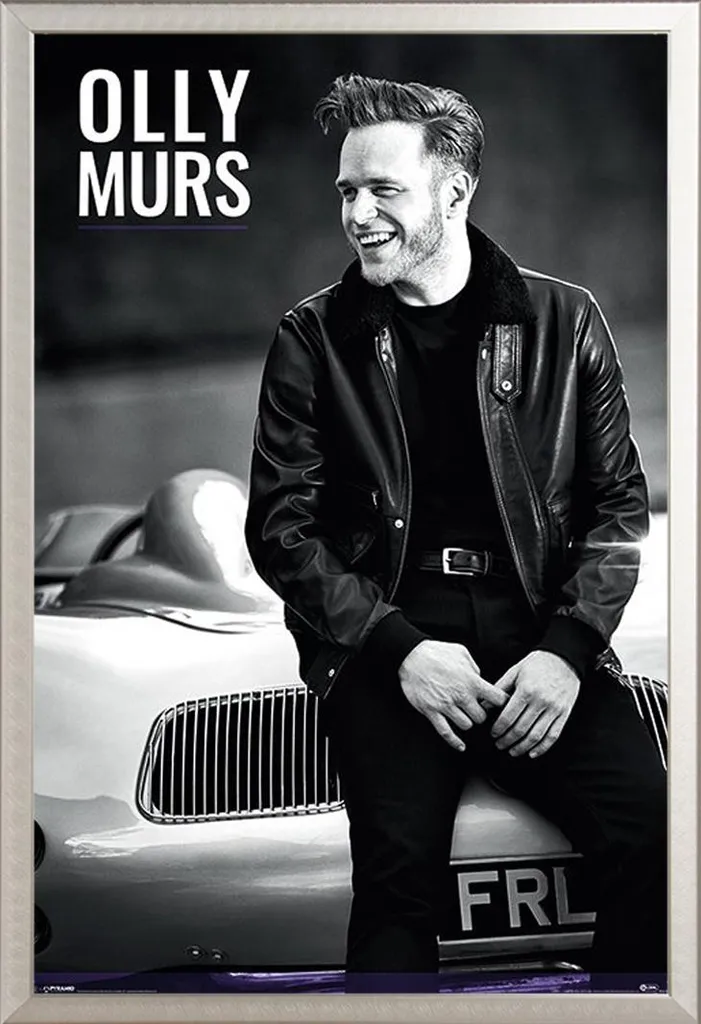 Murs, Olly - Poster - Auto + cornice rimovibile, Shinsuke® Maxi alluminio argento, vetro acrilico