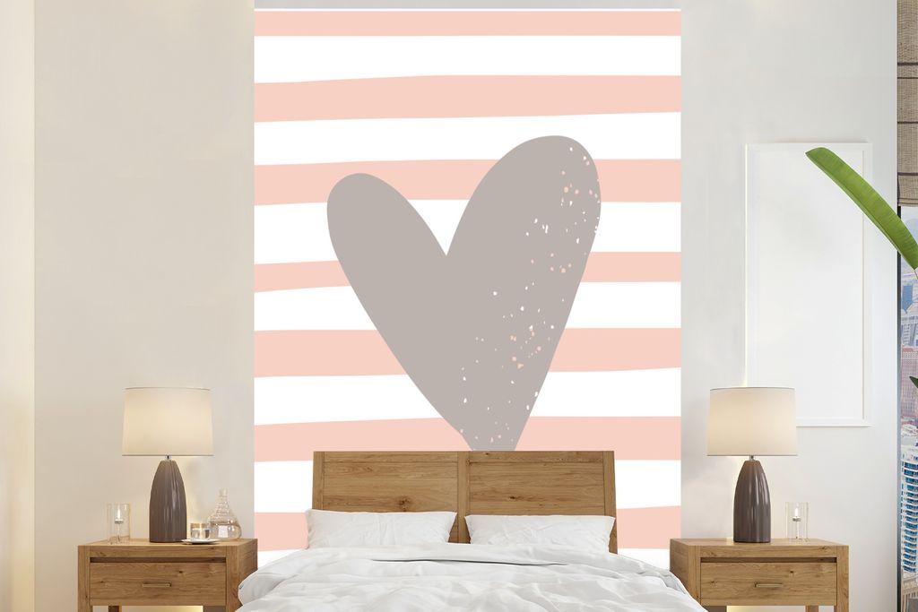 MuchoWow Fototapete für Wohnzimmer oder Schlafzimmer Wandtapete Vinyl Motivtapete Illustration eines grauen Herzens auf einem weiß-rosa gestrei...