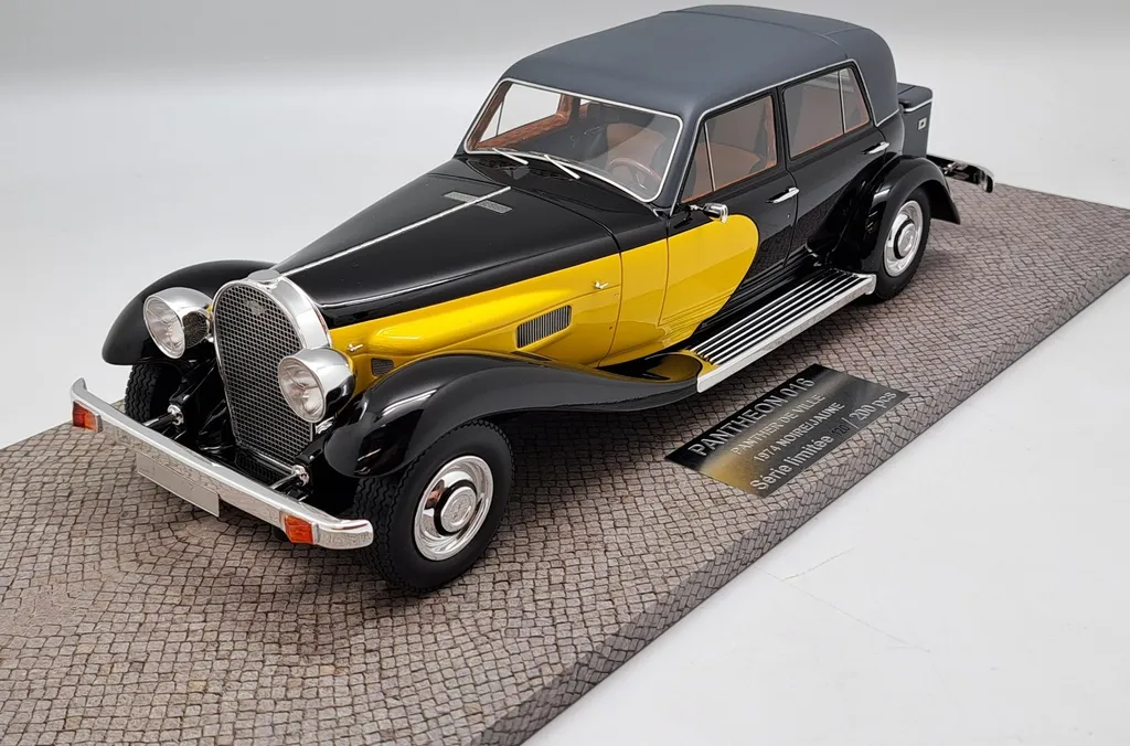 Panther De Ville 1974 miniature 1/18 en métal injecté haute finition