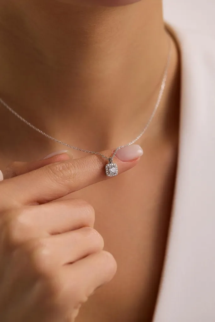 Collier solitaire argent 925 hypoallergénique avec zircone durable
