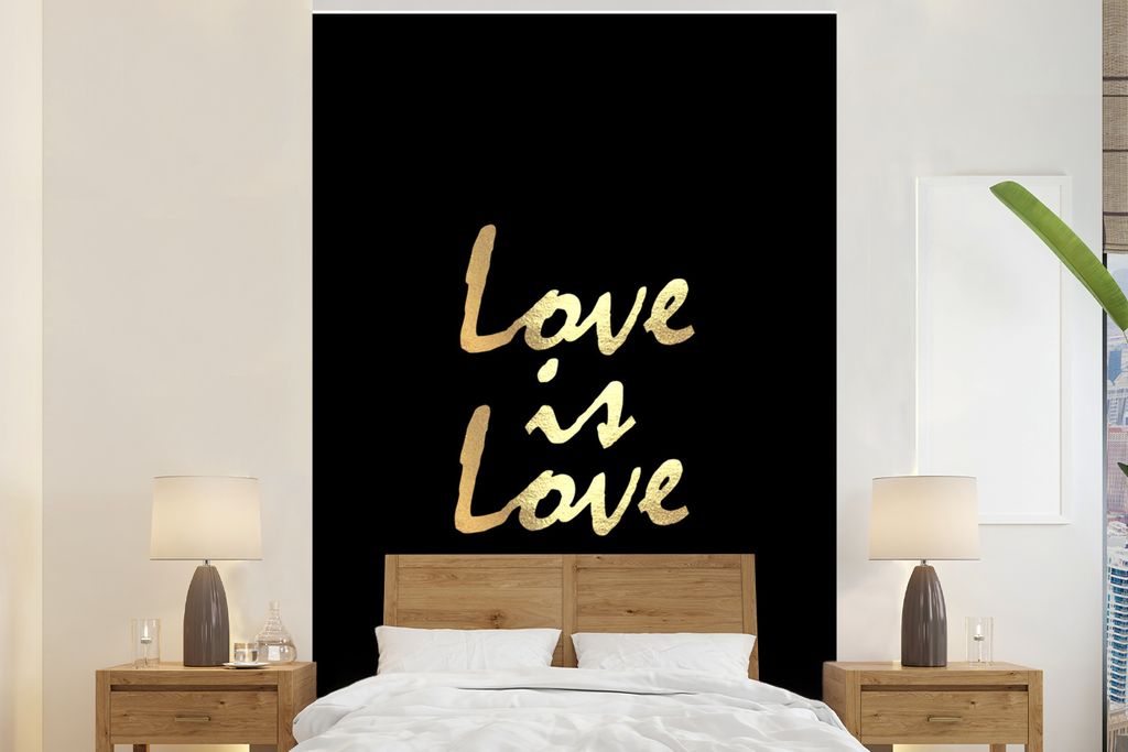 MuchoWow Fototapete für Wohnzimmer oder Schlafzimmer Wandtapete Vinyl Motivtapete Zitat - Liebe - Gold - 195x300 cm - Das Hintergrundbild