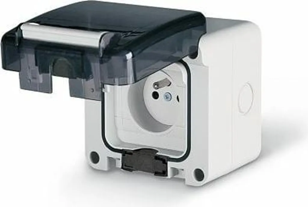 Installer une prise électrique étanche au garage avec PROTECTA M95 16A - 5