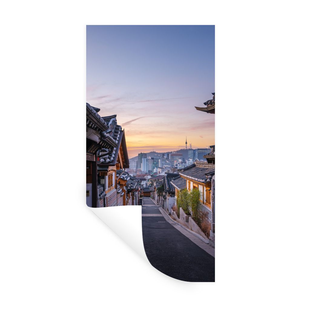 MuchoWow Wandtattoo Wandsticker Wandaufkleber Straße im Dorf Bukchon Hanok in Südkorea 60x120 cm Selbstklebend und Repositionierbar - Selbstkle...