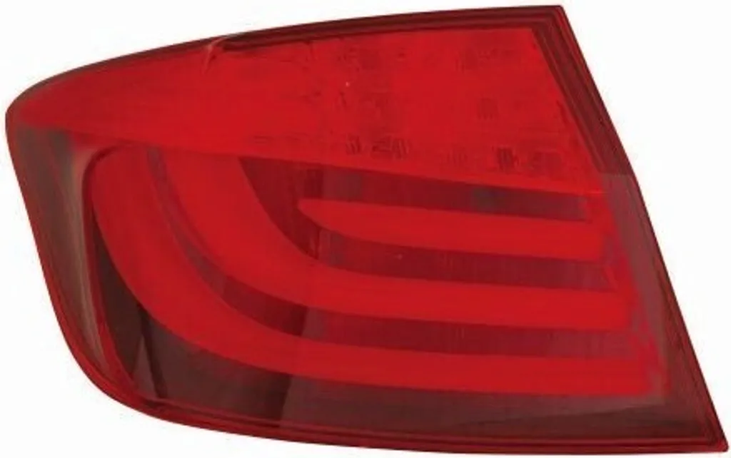 Réparer feu arrière cassé BMW F10 avec l'optique gauche ABAKUS 444-1957L-AE