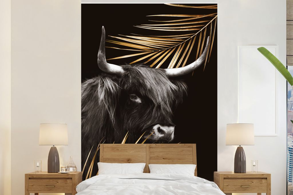 MuchoWow Fototapete für Wohnzimmer oder Schlafzimmer Wandtapete Vinyl Motivtapete Schottischer Highlander - Blätter - Schwarz - 145x220 cm - Wa...
