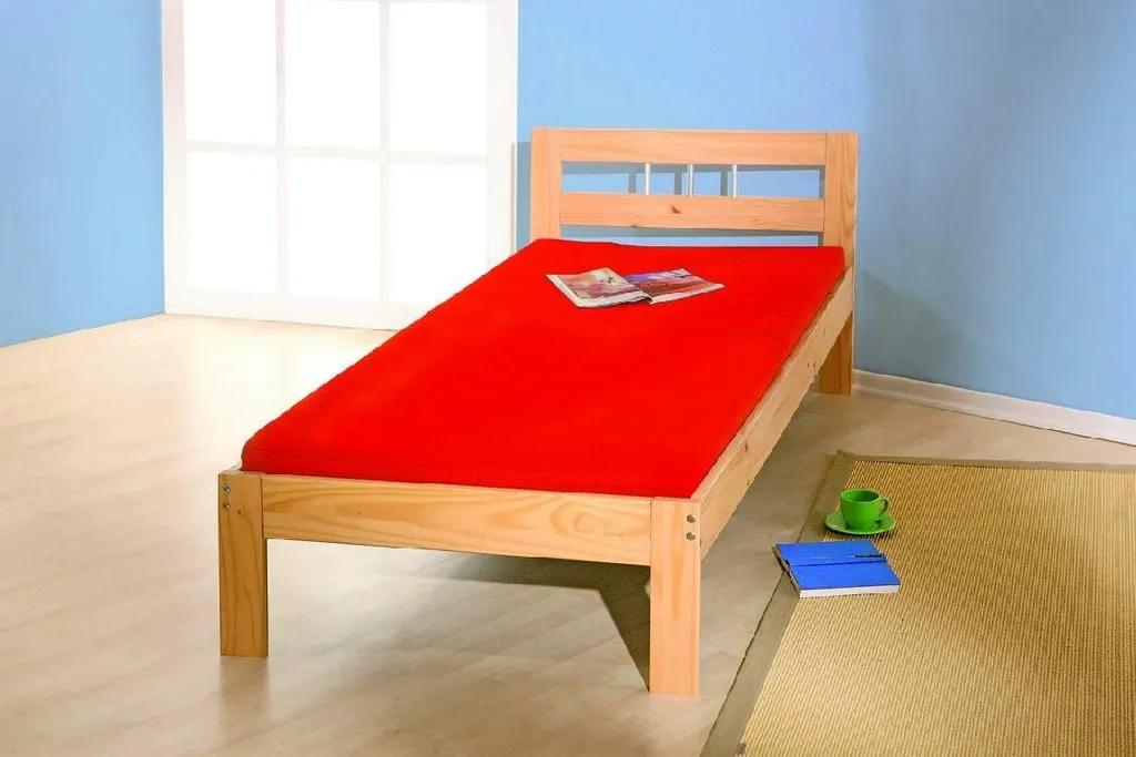 Lit double en chêne marron Lozzolo : design élégant pour la chambre