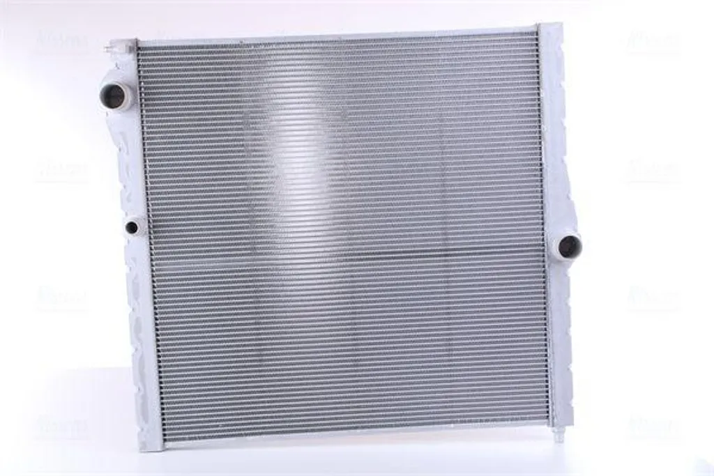 Remplacer votre radiateur moteur BMW X5 X6 avec le Nissens 60826 OE