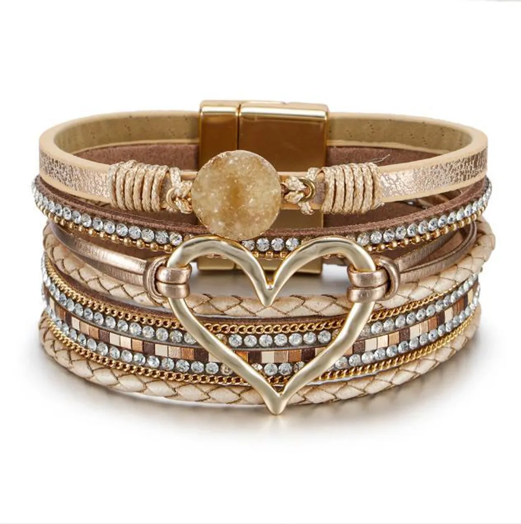 Bracelet manchette cuir et cœur, un bijou fantaisie bohème fait main