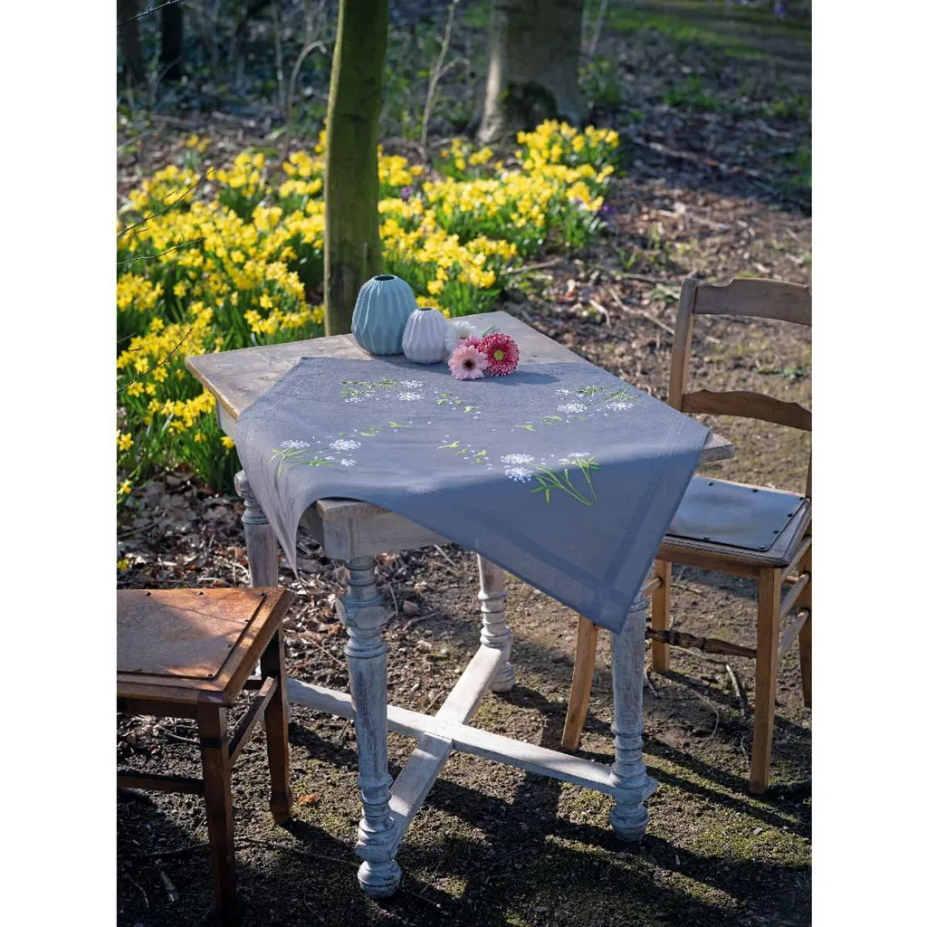 Offerta Kit Vervaco Flower Fluff Tovaglia Ricamo Punto Raso 80x80 - 8