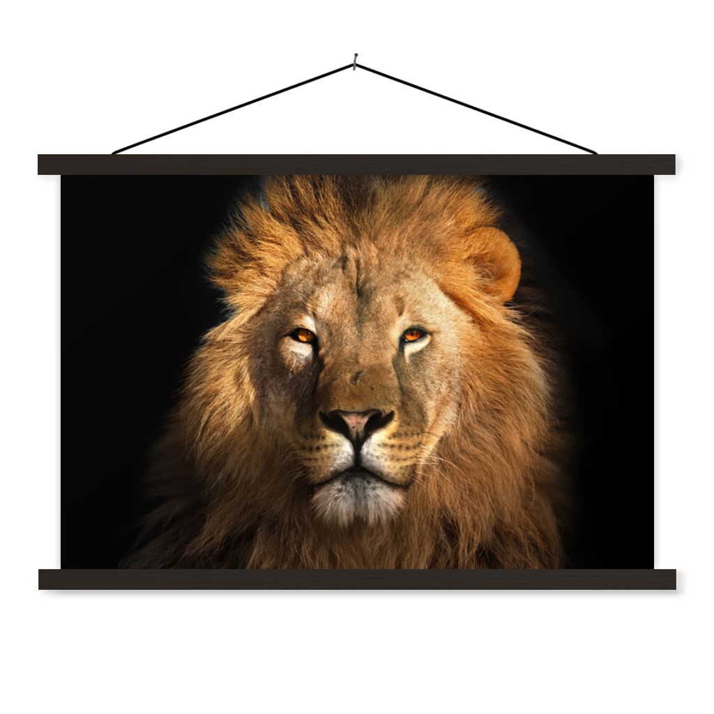MuchoWow Textilposter Löwe - Tiere - Schwarz - Hell - Braun - Porträt 150x100 cm mit schwarzem Rahmen - Schlafzimmer