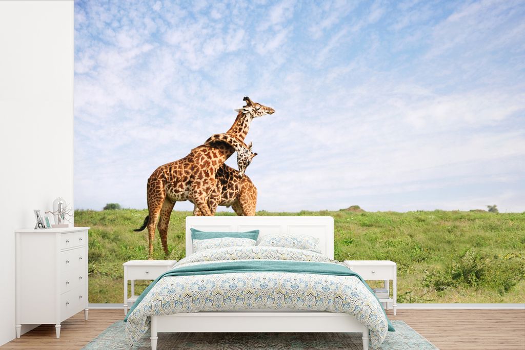 MuchoWow Fototapete für Wohnzimmer oder Schlafzimmer Wandtapete Vinyl Motivtapete Zwei Giraffen kuscheln - 450x300 cm - Gemusterte