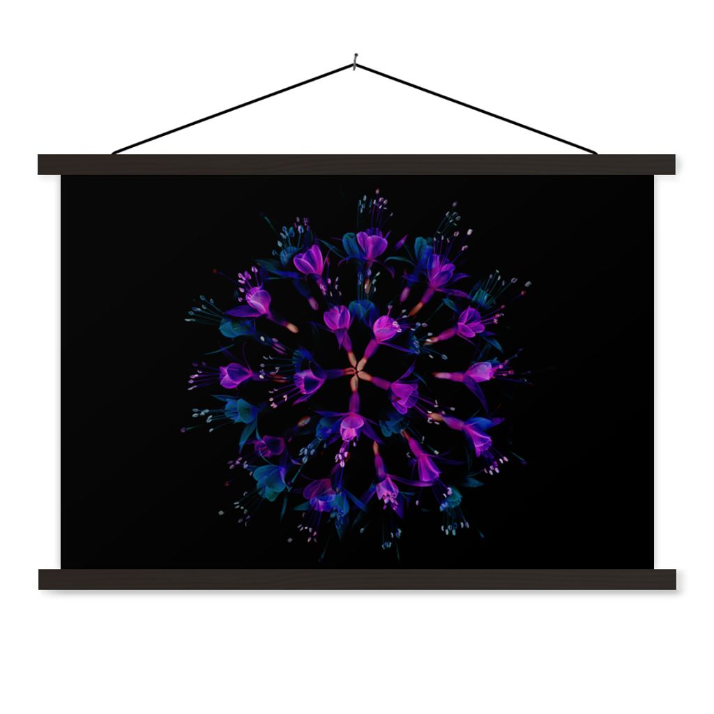 MuchoWow Textilposter Blume - Lila - Blau - Makro - Schwarz 120x80 cm mit schwarzem Rahmen - Wanddeko