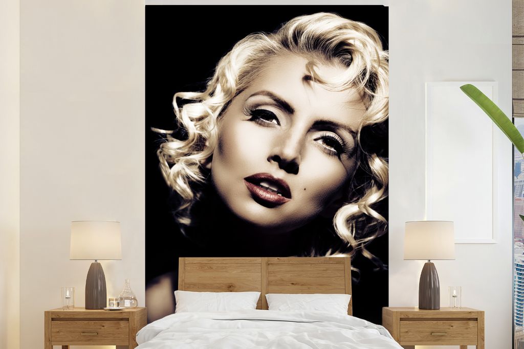 MuchoWow Fototapete für Wohnzimmer oder Schlafzimmer Wandtapete Vinyl Motivtapete Frau - Vintage - Lippenstift - Blond - Locken - 195x300 cm - D...