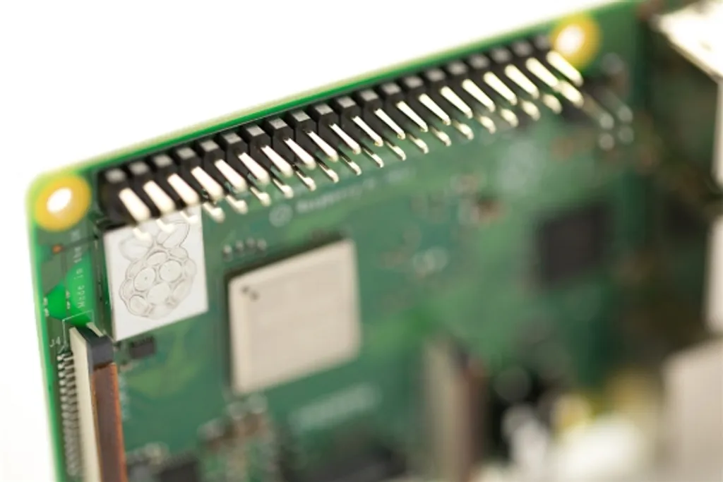 Server Compatto Raspberry Pi 3 B+ | BCM2837B0 64-bit per Maker - 9