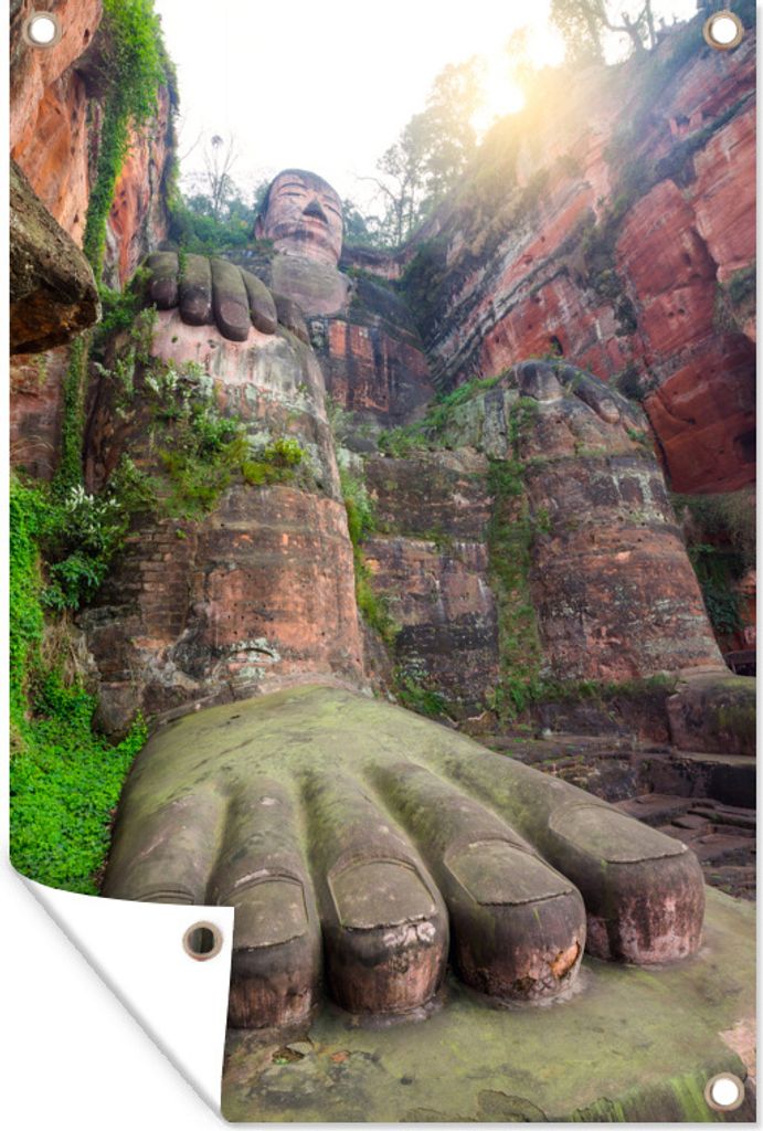 Gartenposter - Fuß des asiatischen Großen Buddhas von Leshan in China - 60x90 cm