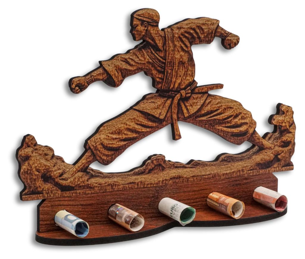 Geschenkverpackung mit Karateka-Motiv in Holzoptik