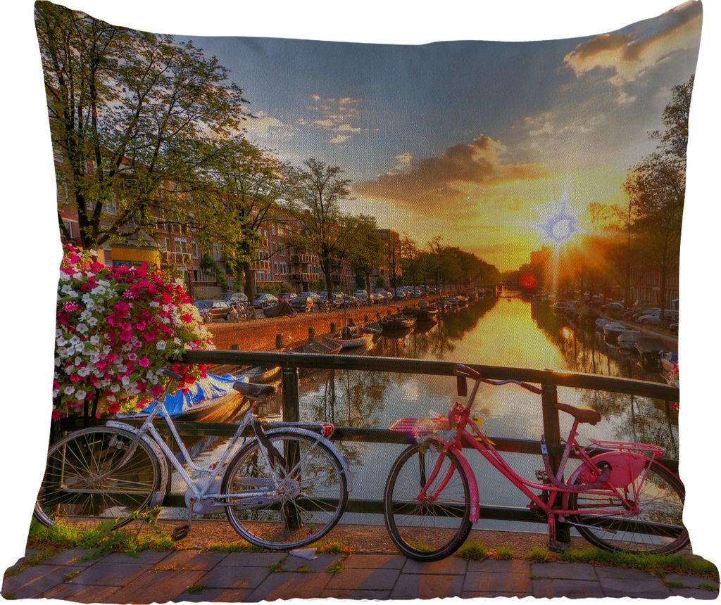 MuchoWow Outdoor Kissen - Amsterdam - Blumen - Brücke - Fahrrad - Sonnenuntergang - 45x45 cm - Wetterfest - Lounge Kissen - Fotokissen - Dekorat...