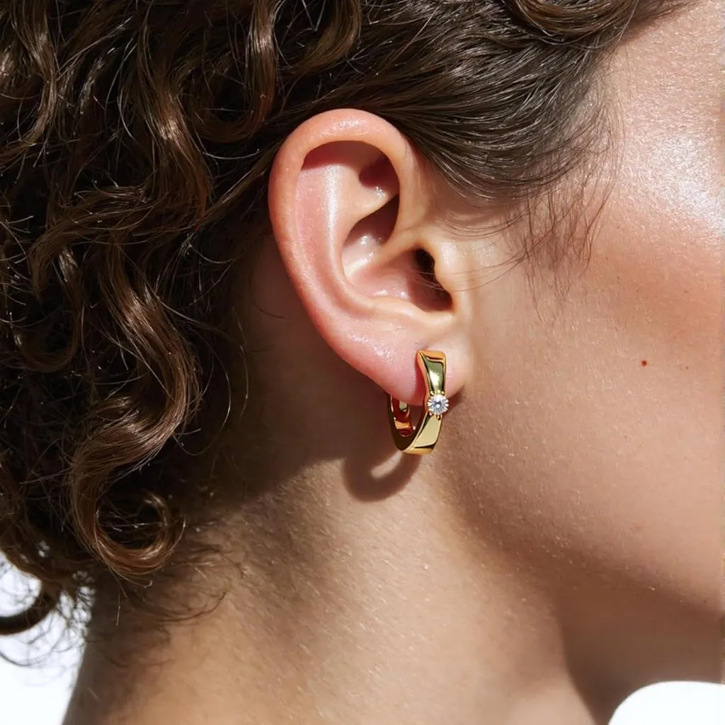 Orecchini a Stella di Design Popolare con Diamanti Moissanite Placcati in Oro su Argento Sterling 925