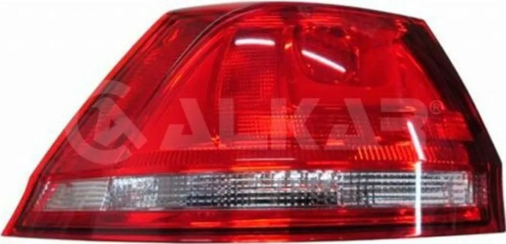 Remplacer feu arrière cassé Golf VII - Optique droite ALKAR 2206137