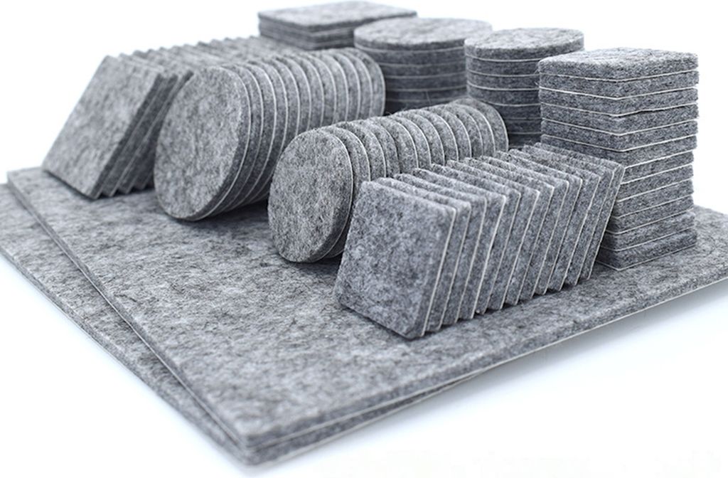 98pcs Filzkissen quadratische Form Hartes elegantes Tisch Bein Selbstkleberboden Filzpolster für Boden-Grau