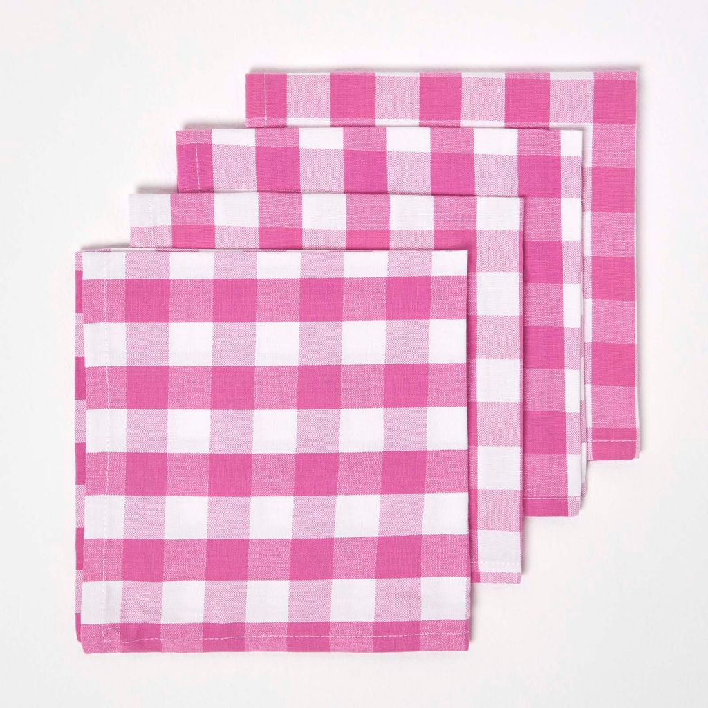 HOMESCAPES Pink karierte Stoffservietten aus Baumwolle im Produktbild 
