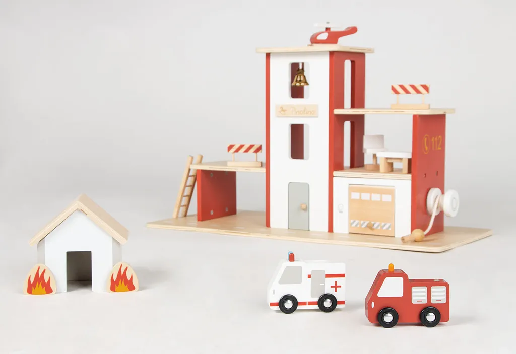 Caserne de pompiers Ben en bois avec accessoires de secours complets
