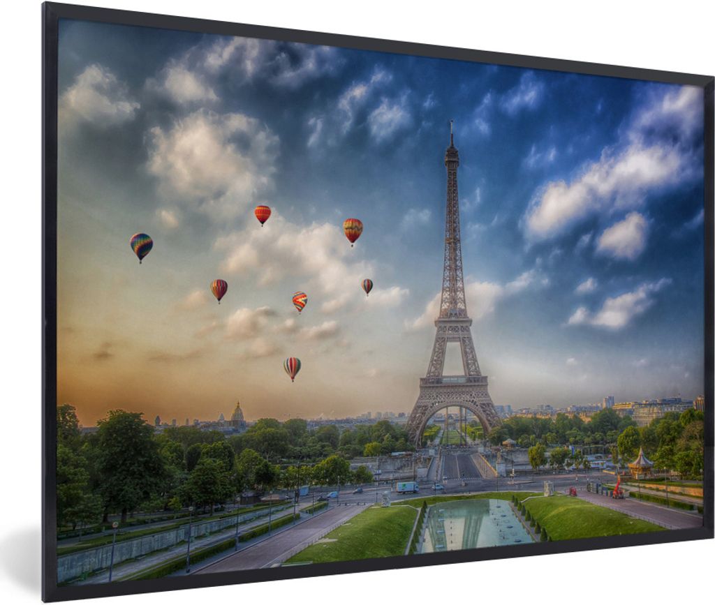 MuchoWow Gerahmtes Poster Der Eiffelturm mit Heißluftballons im Hintergrund, die über Paris fahren 90x60 cm - Poster mit Schwarzem Bilderrahmen...