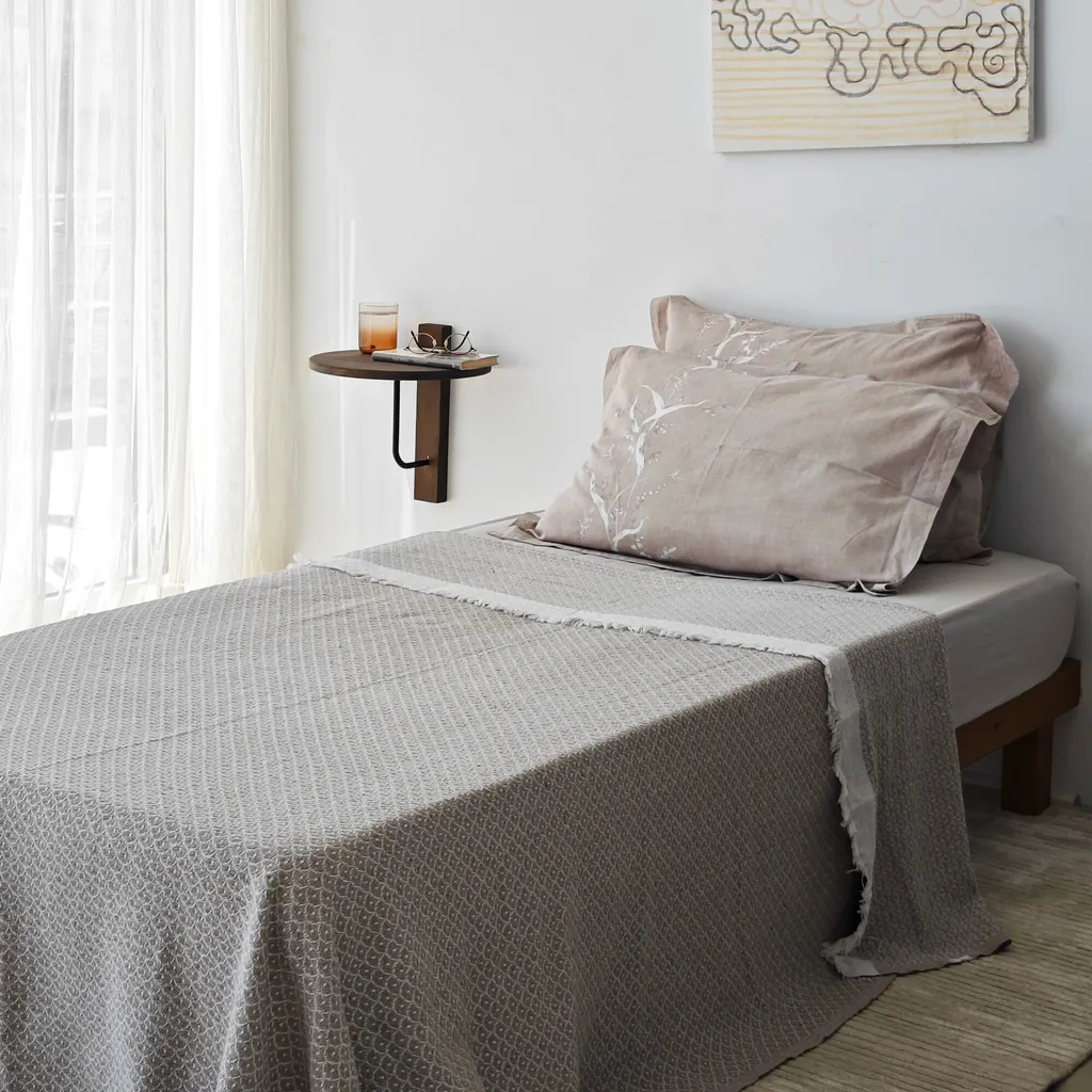 Étagère murale 100% bois massif durable finition noir et noyer