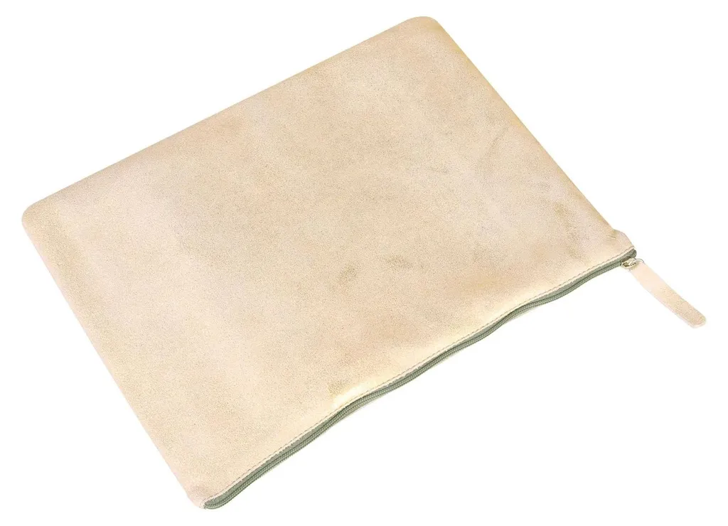 Grande pochette de soirée en cuir doré motif plumes format tablette