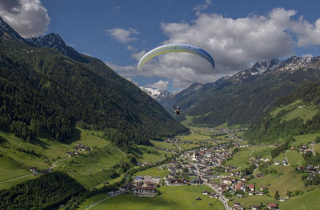 Jochen Schweizer Gleitschirm Tandemflug Innsbruck; Erlebnis verschenken oder selbst erleben; Gutschein gültig für 1 Person