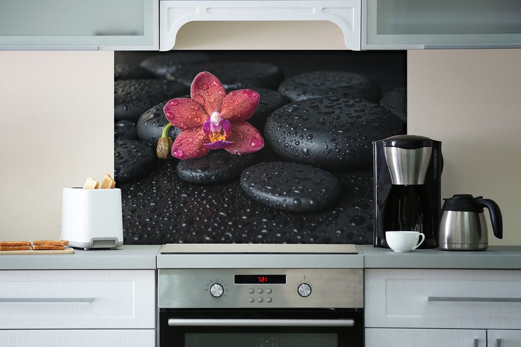 Wallario Küchenrückwand/Spritzschutz aus Glas 60 x 90 cm Motiv: Lila Blumenfreude abwischbar & pflegeleicht in Premium Qualität Violette Pflanzen auf der Wiese 