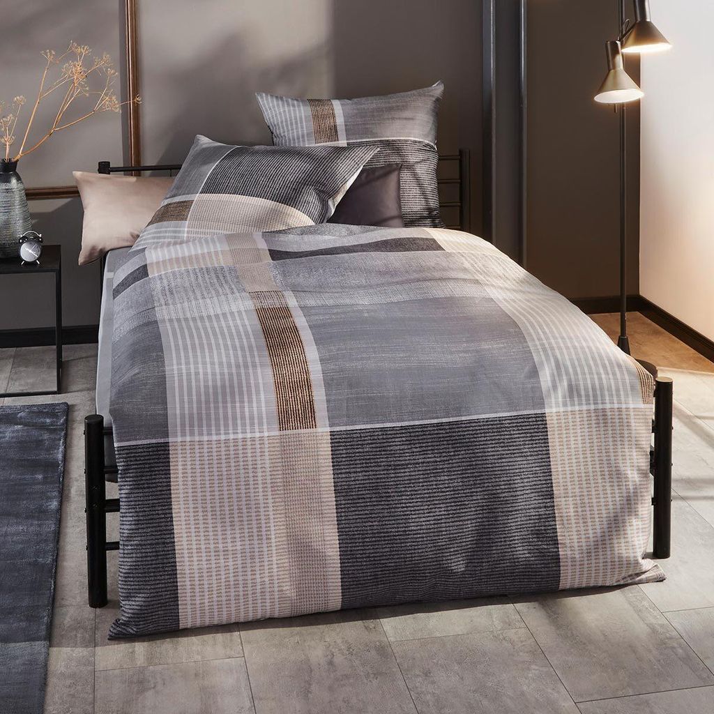 Traumschlaf Biber Bettwäsche Holiday schwarz 135x200 cm + 80x80 cm