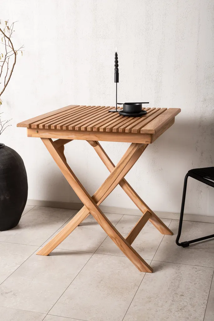 Table à manger dorée Ghana : la solution chic pour illuminer un salon - 6