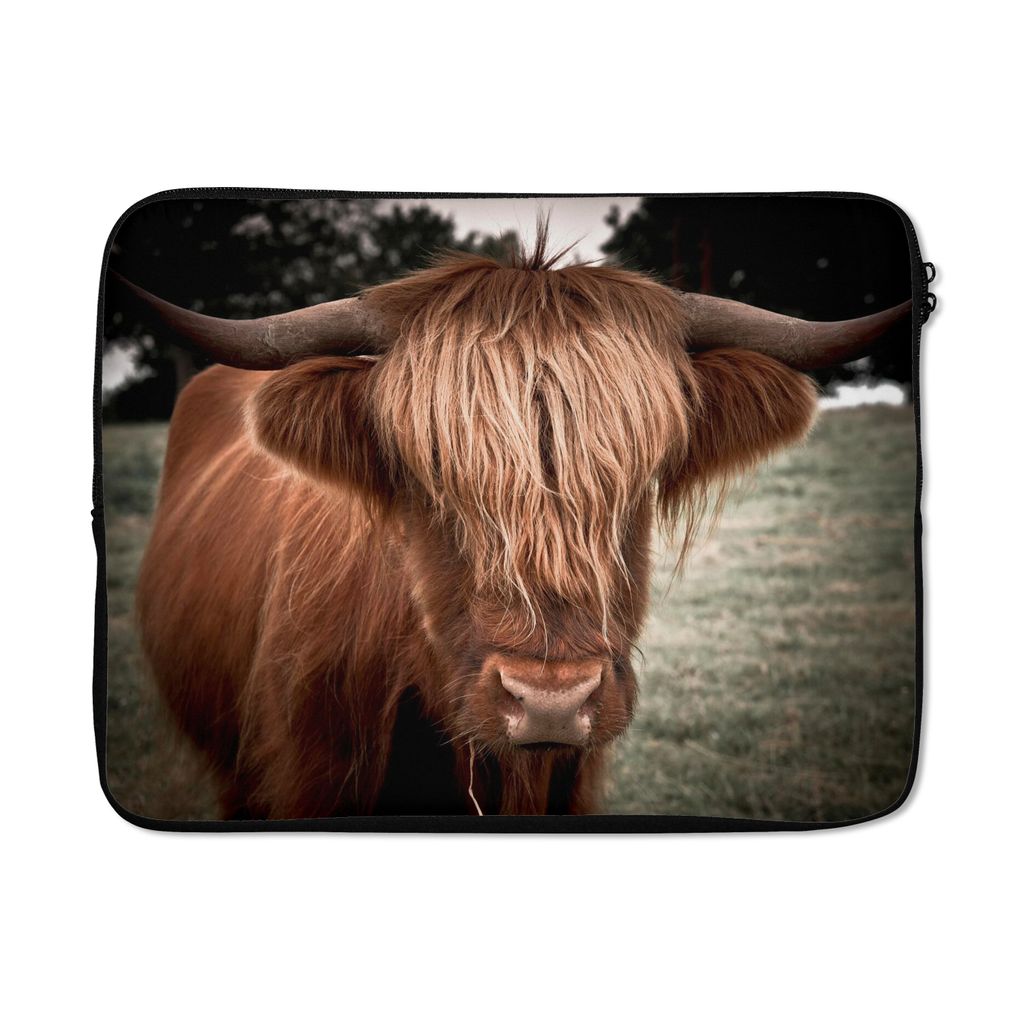 MuchoWow Laptop Hülle 17 Zoll Laptoptasche Schottischer Highlander - Baum - Gras - Zipper - Schutzabdeckung