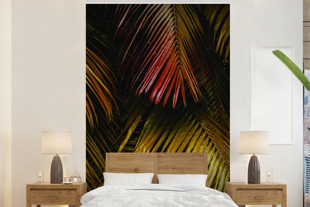 MuchoWow Fototapete für Wohnzimmer oder Schlafzimmer Wandtapete Vinyl Motivtapete Dschungel - Rot - Gold - Palmenblatt - 225x350 cm - Schlafzimm...
