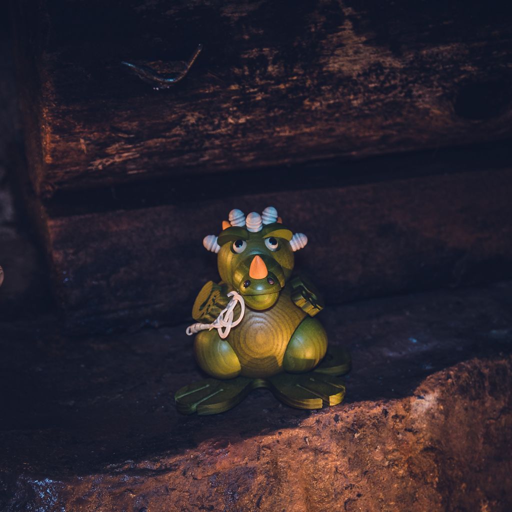 Räucherdrache Kugelräucherfigur aus Holz, Typ:Mama