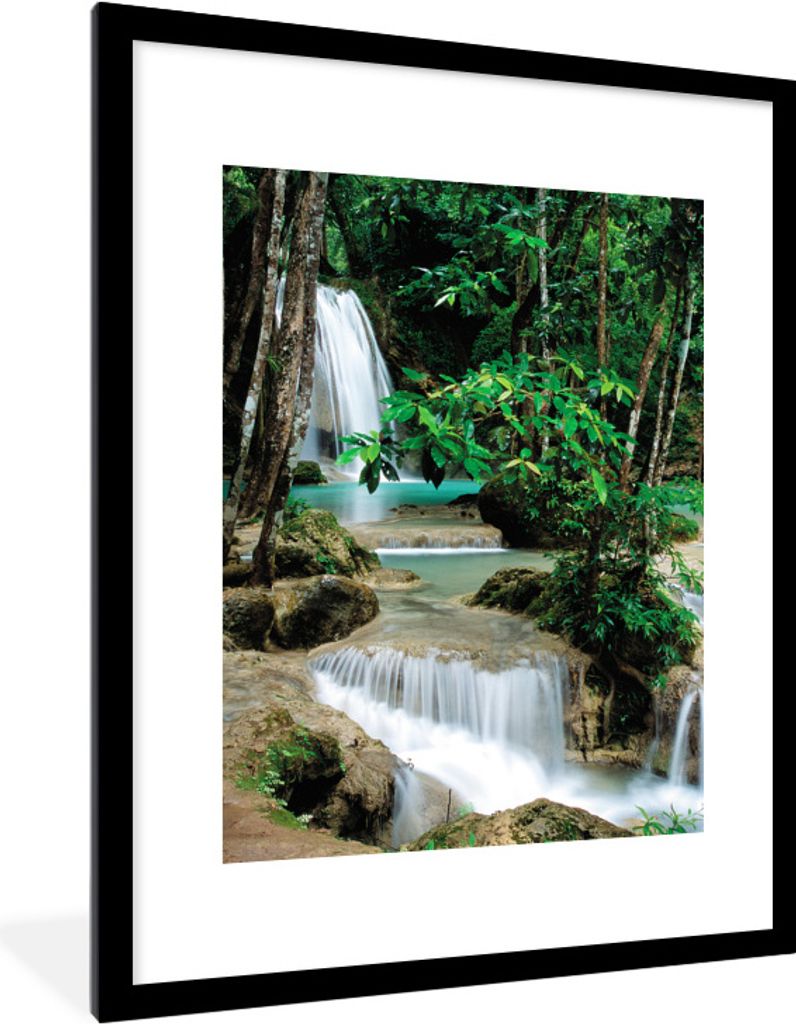 MuchoWow Gerahmtes Poster Kleine Wasserfälle zwischen den Bäumen des Erawan-Nationalparks 60x80 cm - Poster mit Schwarzem Bilderrahmen Wandpost...