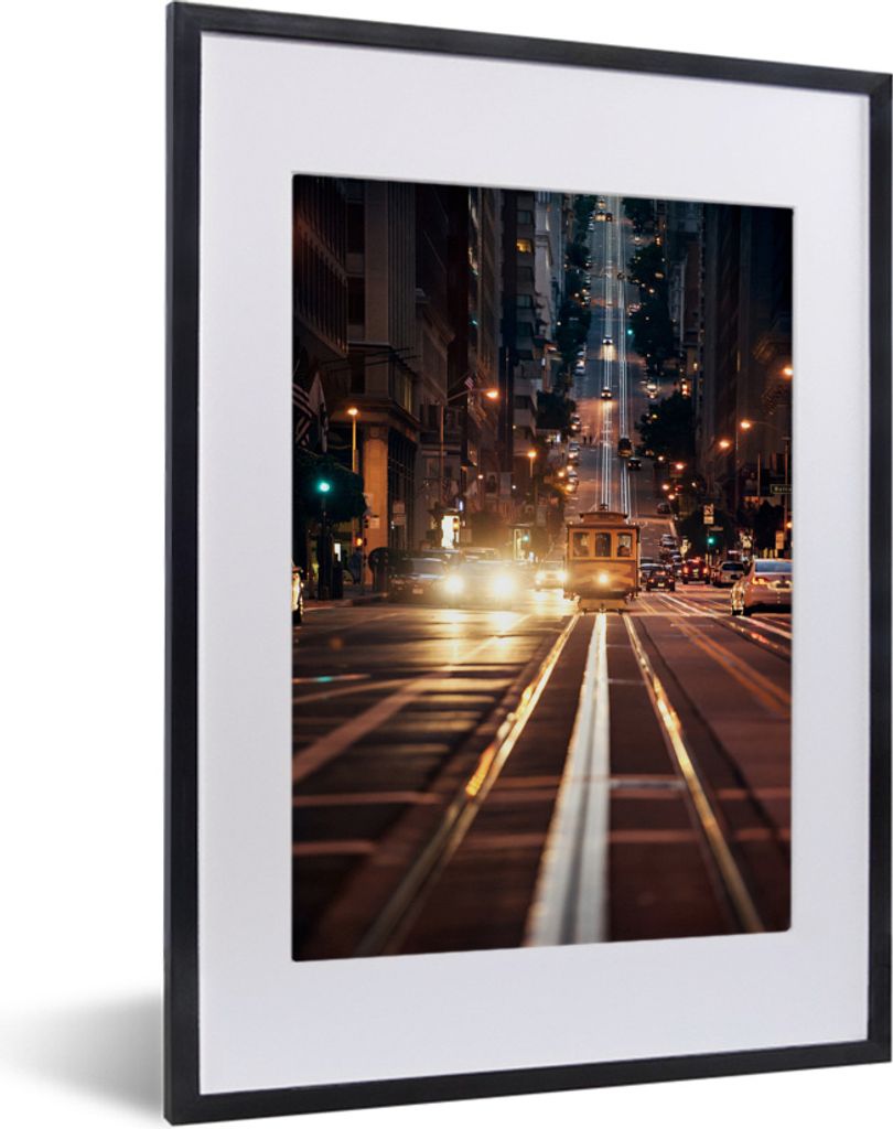 MuchoWow MuchoWow Gerahmtes Poster Eine Straßenbahn fährt zur Hauptverkehrszeit durch San Francisco 30x40 cm - Poster mit zchwarzem Bilderrah...