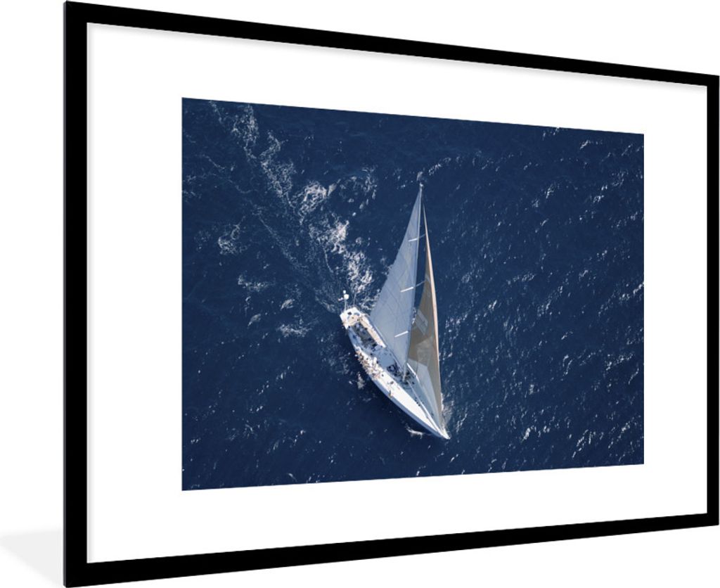 MuchoWow Gerahmtes Poster Segelboot während einer Regatta 90x60 cm - Poster mit Schwarzem Bilderrahmen Wandposter Rahmen Foto Bilder - Wanddekor...
