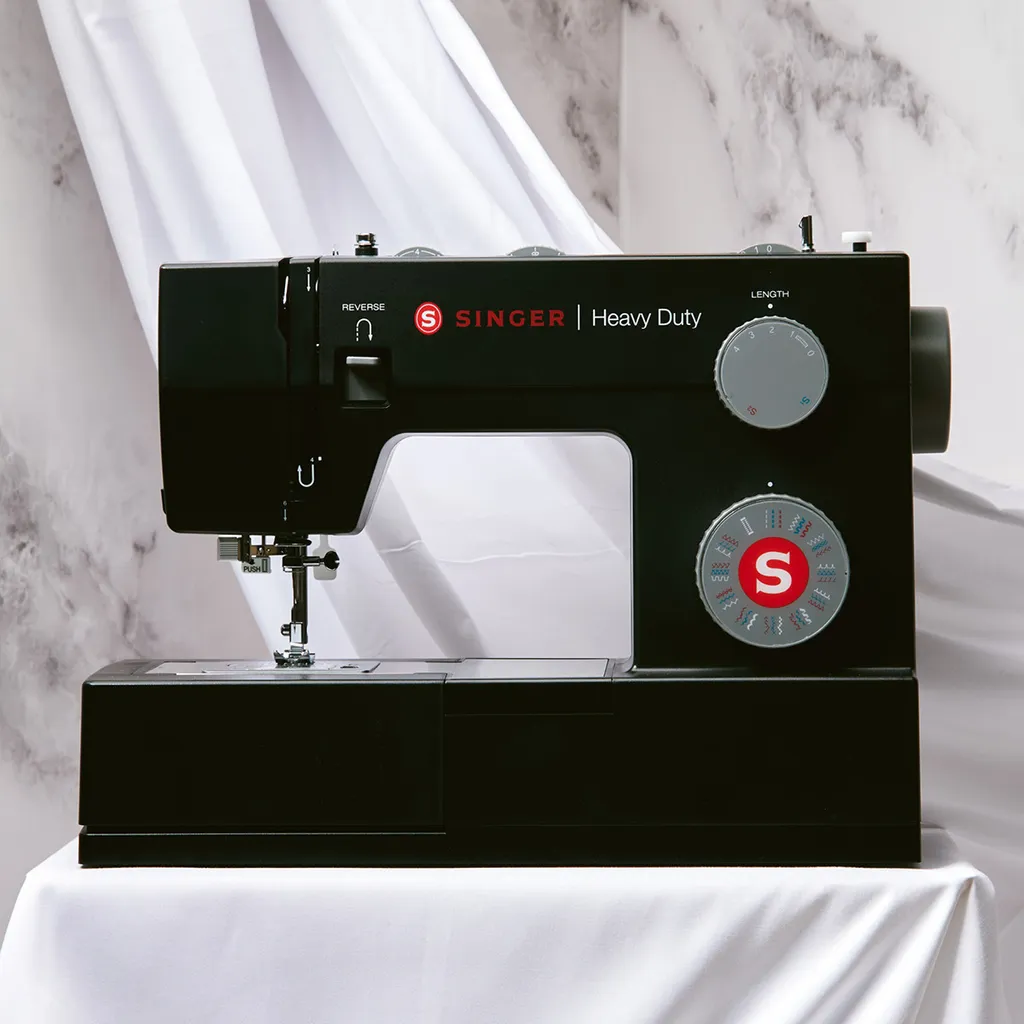 Machine à coudre SINGER 4432 Black Edition automatique et robuste - 12