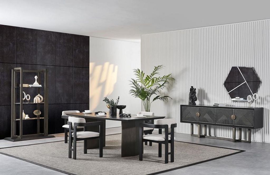 Eleganter Esstisch aus Holz in Braun mit 4 Stühlen, Konsole