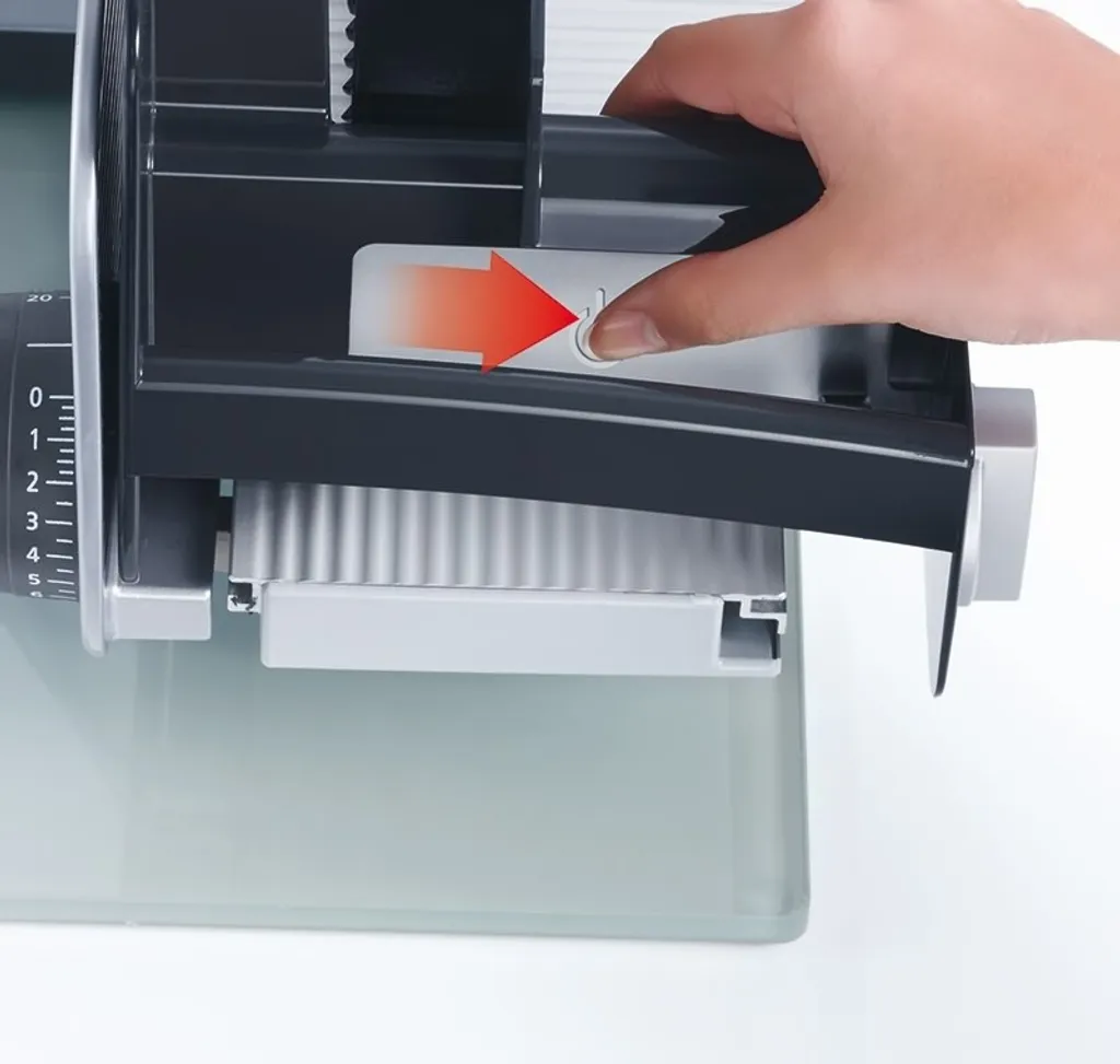 Trancheuse universelle GRAEF M 20 pour couper le pain sans effort - 17