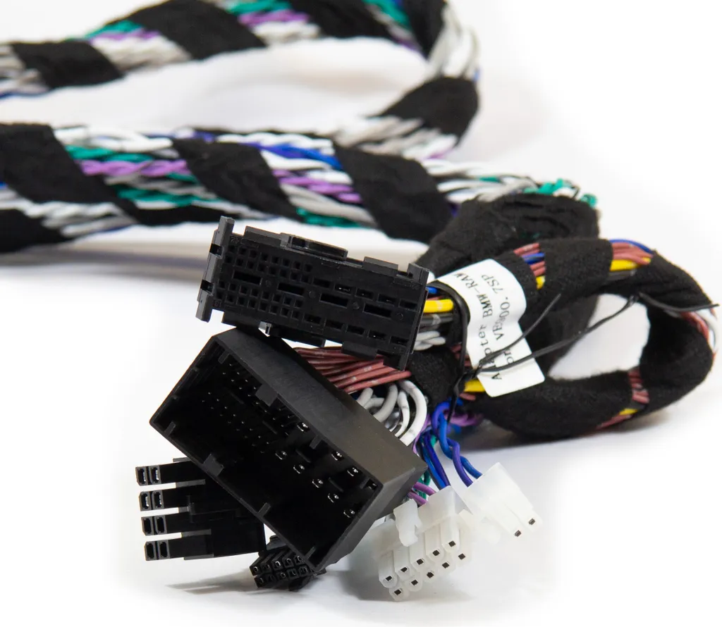 Câble ESX VPK-RAM-VE9 Plug & Play 1,2 m avec connectique haute qualité