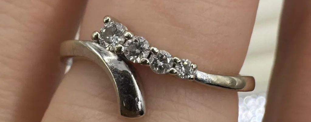 Bague élégante or blanc 585 avec diamants véritables, 1.91g - Taille 16