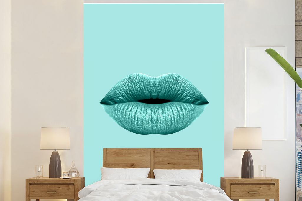 MuchoWow Fototapete für Wohnzimmer oder Schlafzimmer Wandtapete Vinyl Motivtapete Lippen - Pastell - Blau - 145x220 cm - Wanddekoration