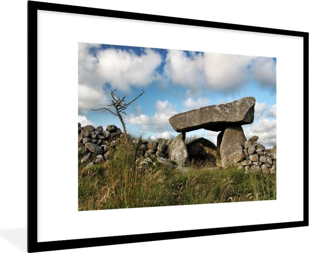 MuchoWow Gerahmtes Poster Ein Dolmen in Irland 90x60 cm - Poster mit Schwarzem Bilderrahmen Wandposter Rahmen Foto Bilder - Wanddekoration - Fotos